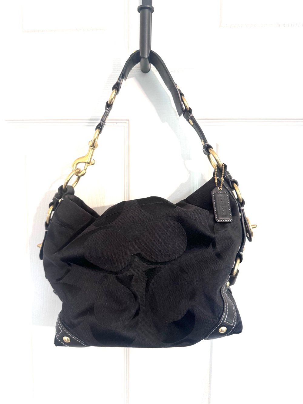 Vintage Y2K Coach Carly Black Shoulder Bag with Signature C Jacquard Pattern - Picture 3 of 8